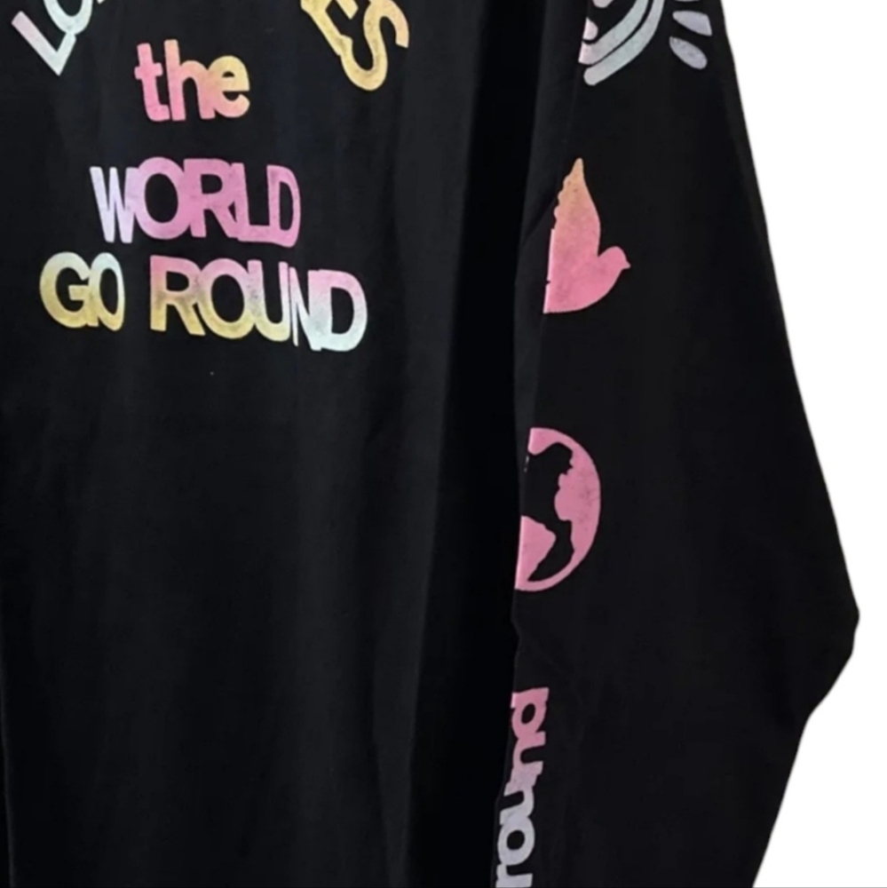 NEW Women's Long-Sleeve Crew Neck Graphic Tee